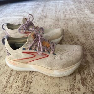 Cream and Pink Brooks